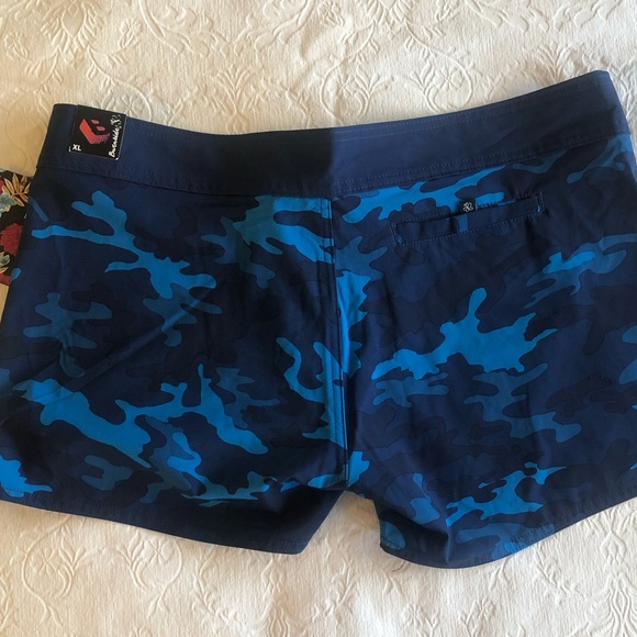 NEW. Board Shorts XL - Picture 5 of 12